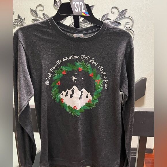 “Go Tell It On The Mountain “ Gray Graphic Long Sleeve Shirt Small #372 - Picture 1 of 4